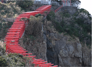 鳥居　断崖