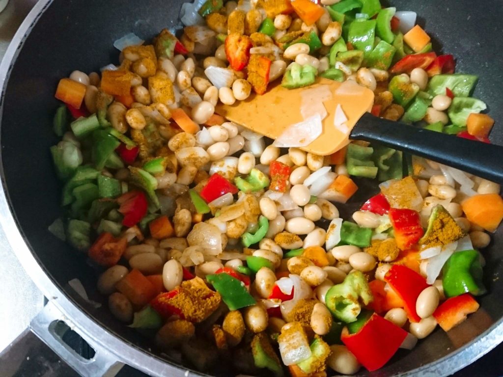 カレー粉加える