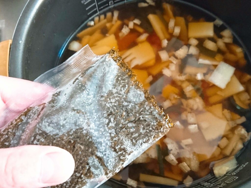 炊飯器に入れる