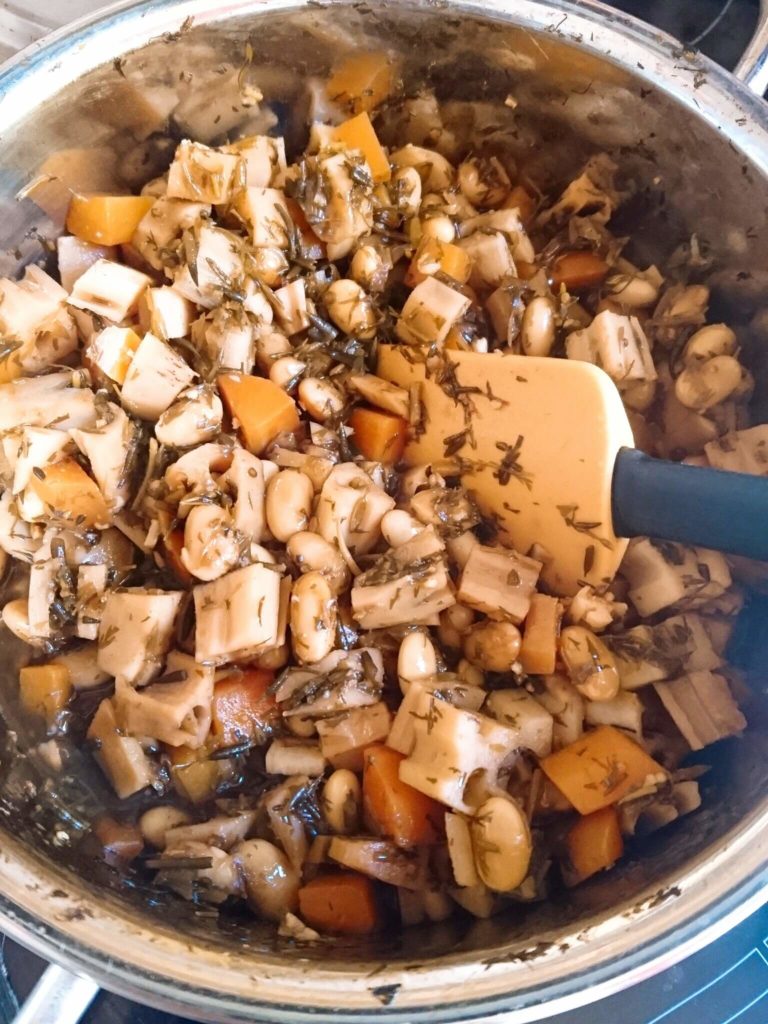 大豆レンコンアカモク煮　混ぜる