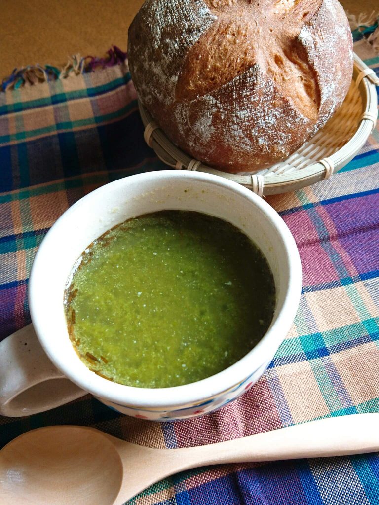 アカモク・セロリ・ベーコンのグリーンスープ
